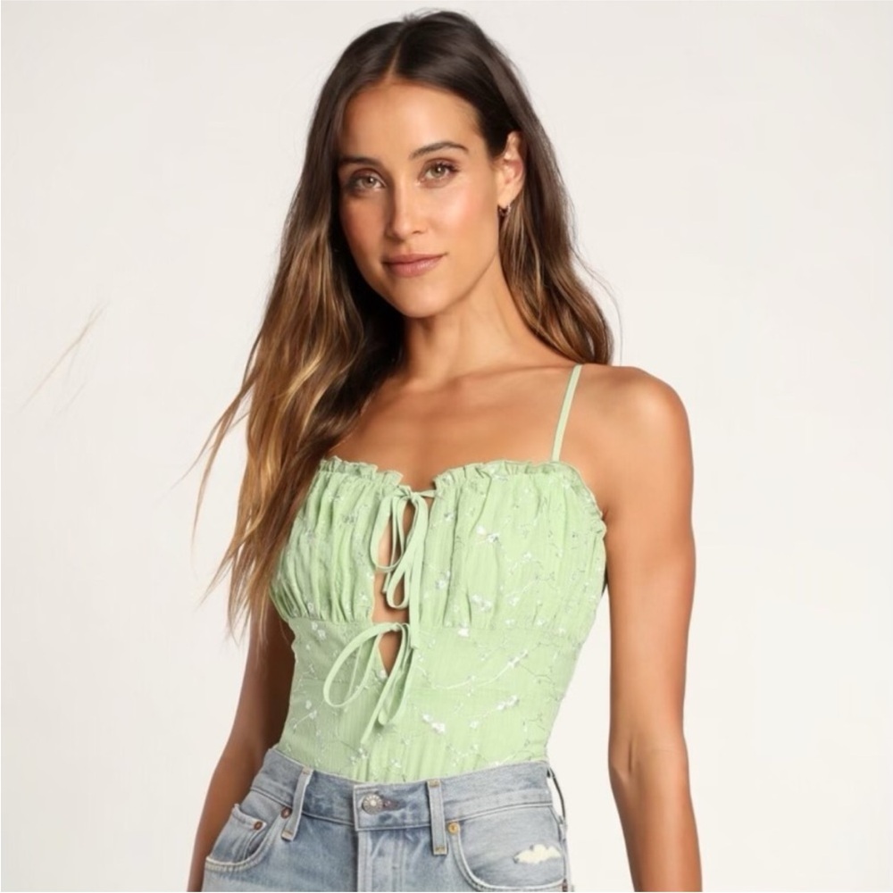 Looking to buy this bodysuit!